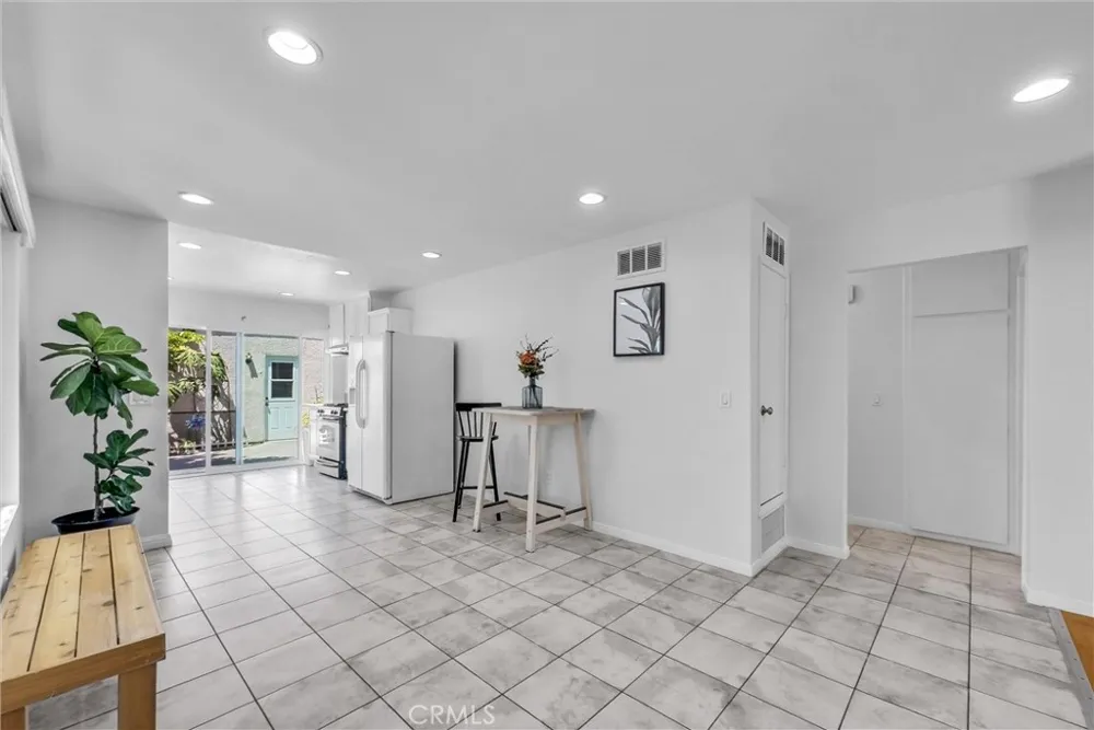2142 W Liverpool Lane Anaheim, CA 92804