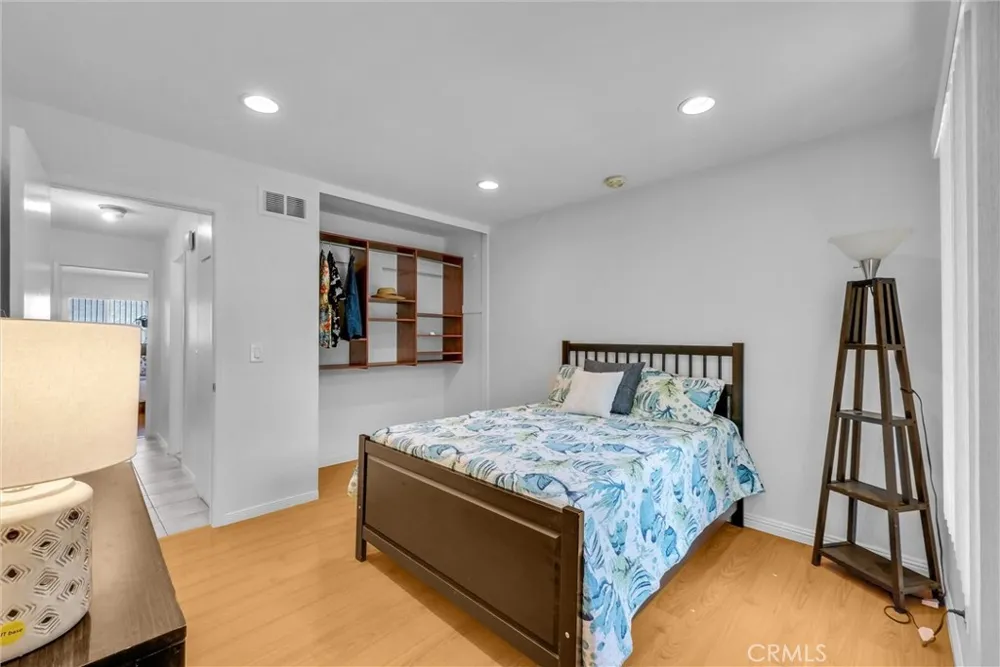 2142 W Liverpool Lane Anaheim, CA 92804