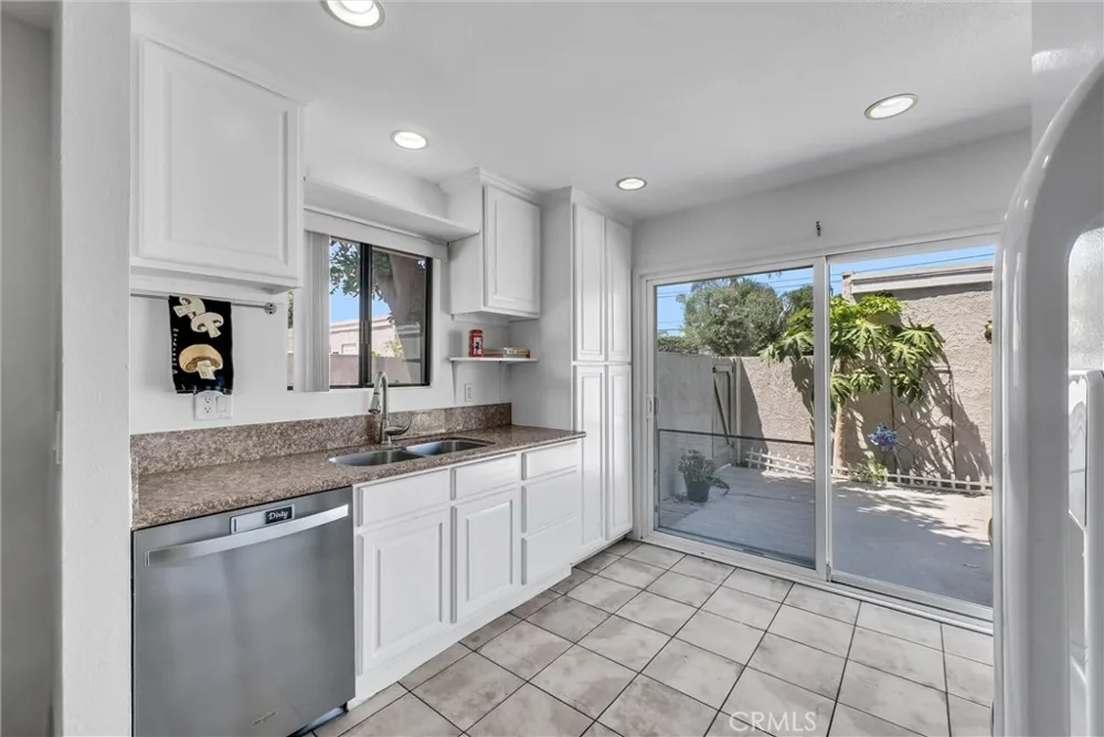 2142 W Liverpool Lane Anaheim, CA 92804