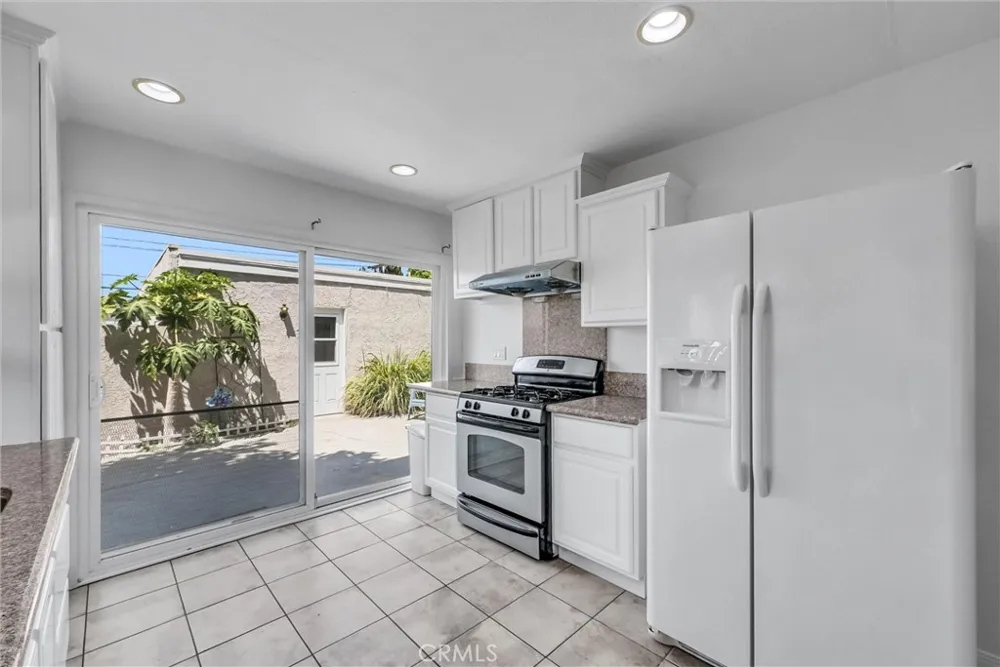 2142 W Liverpool Lane Anaheim, CA 92804