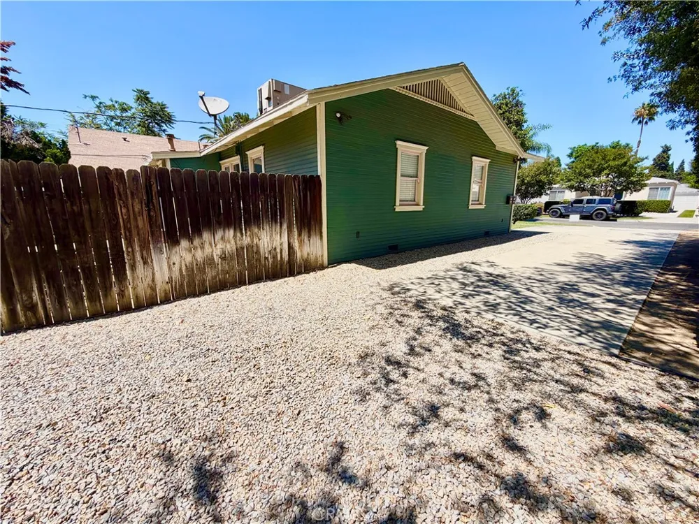 3728 Briscoe St Riverside, CA 92506