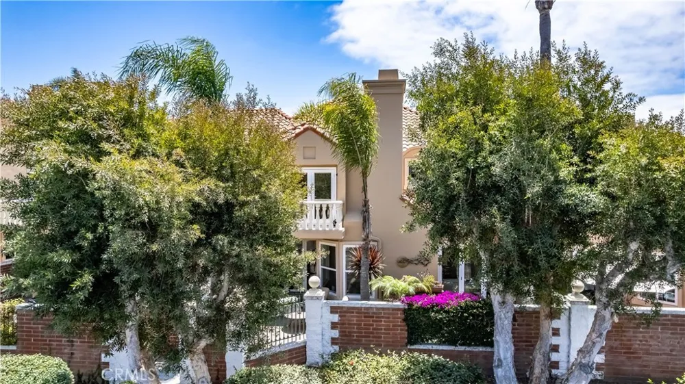 6111 Greenbrier Drive Huntington Beach, CA 92648