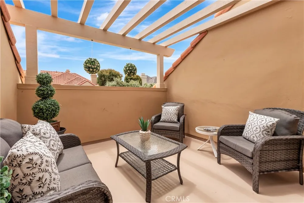 6111 Greenbrier Drive Huntington Beach, CA 92648