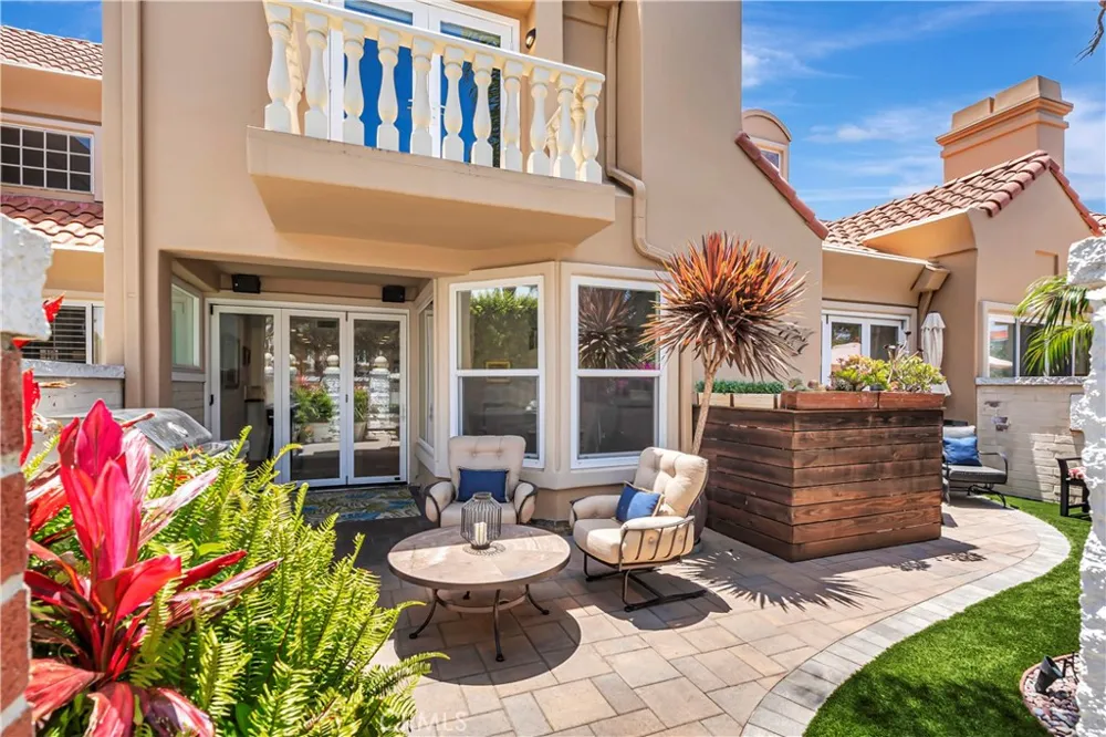 6111 Greenbrier Drive Huntington Beach, CA 92648