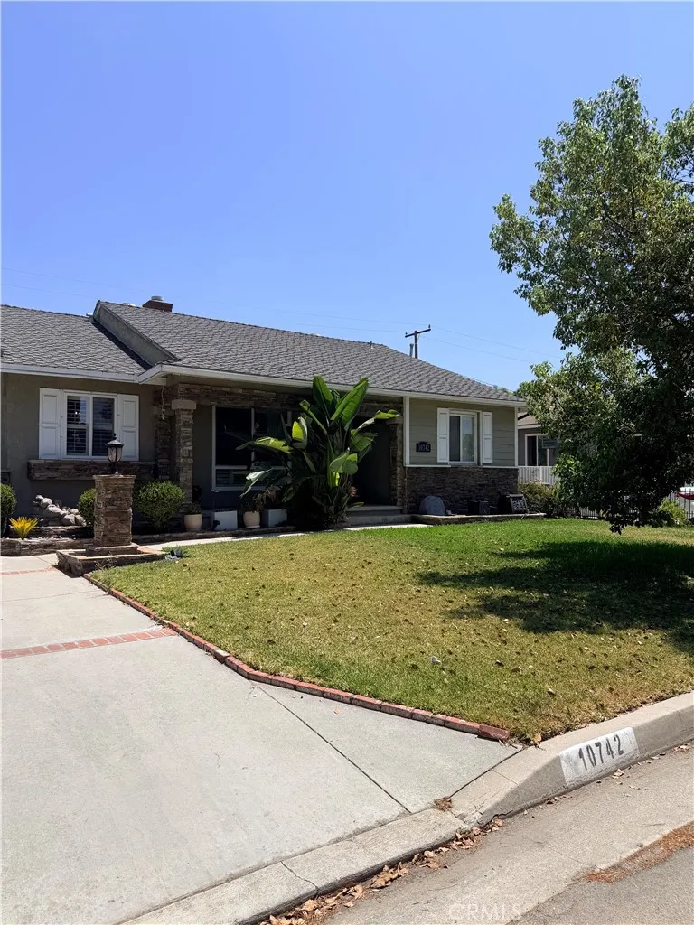 10742 Virginia Whittier, CA 90603