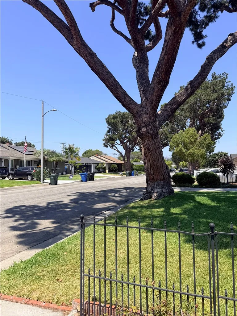 10742 Virginia Whittier, CA 90603