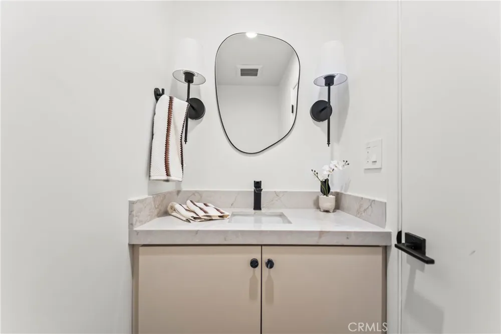 429 Goldenrod Corona del Mar, CA 92625