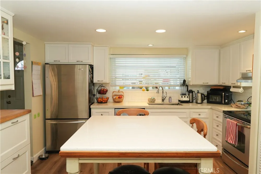 8226 Pennington Dr Huntington Beach, CA 92646