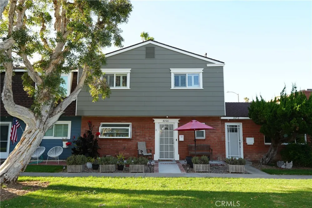8226 Pennington Dr Huntington Beach, CA 92646