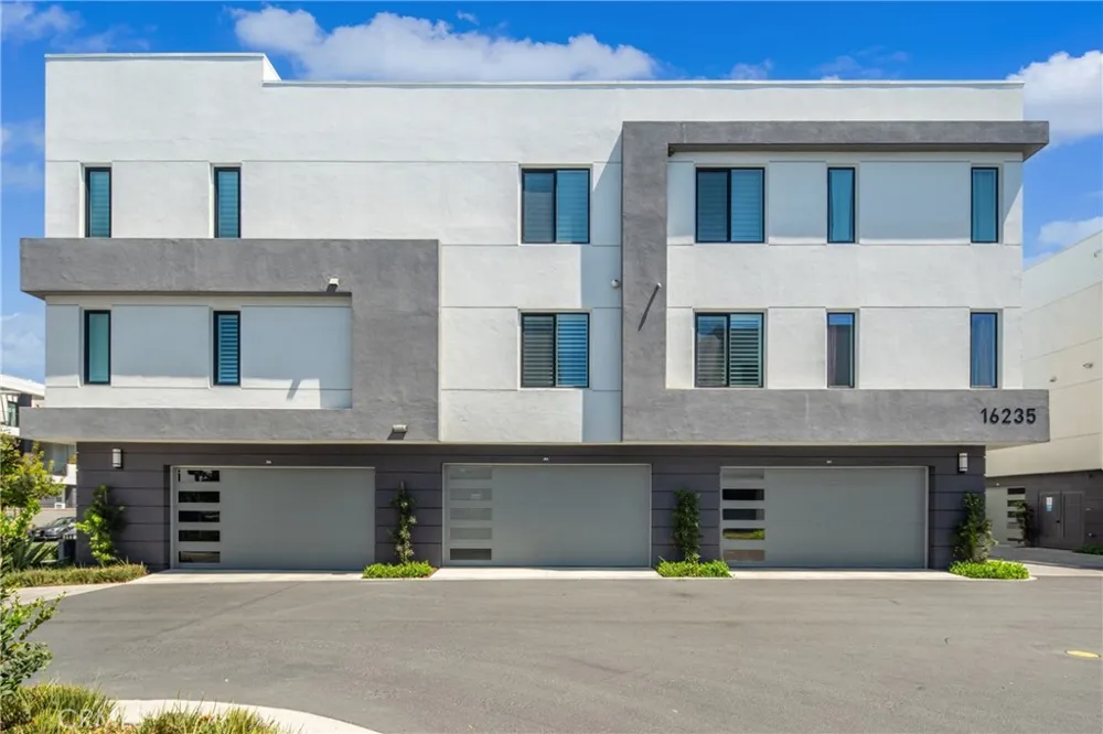 16235 Dawn Way #204 Tustin, CA 92782