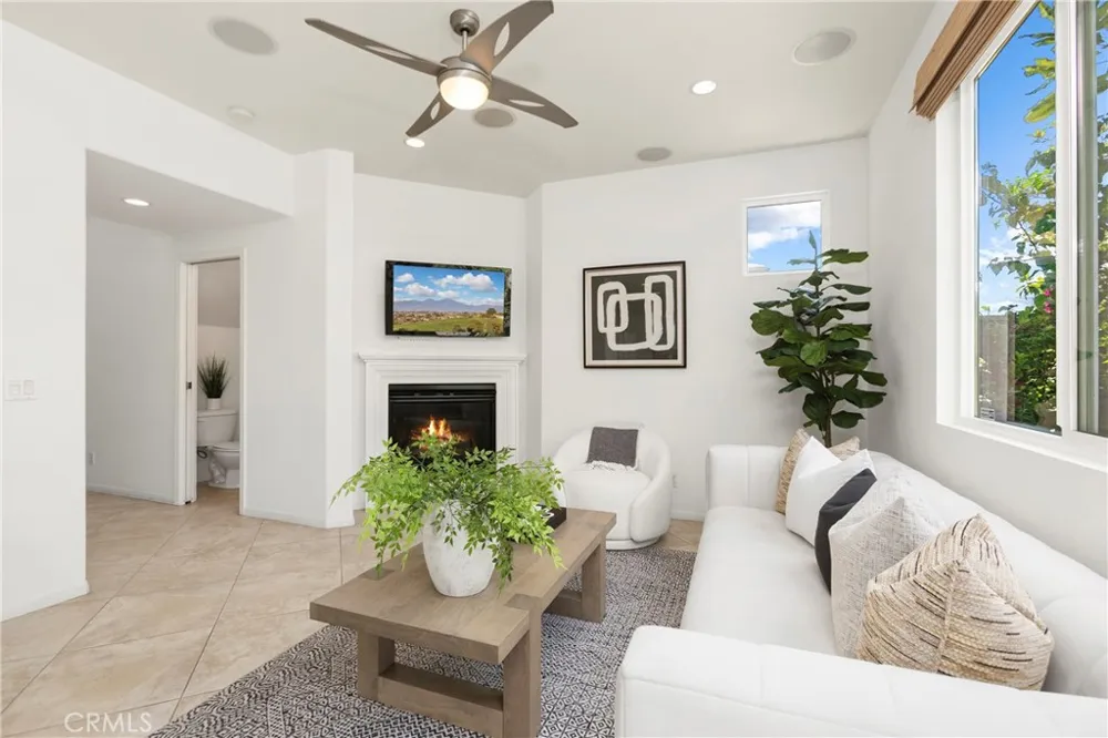 223 Sparkleberry Avenue Orange, CA 92865