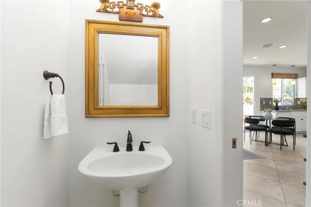 223 Sparkleberry Avenue Orange, CA 92865