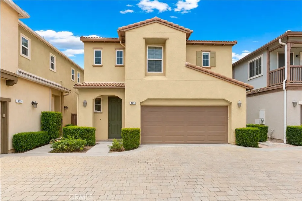 223 Sparkleberry Avenue Orange, CA 92865