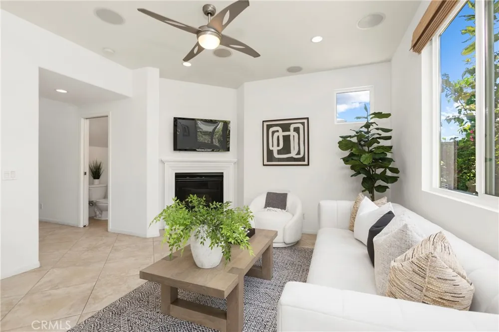223 Sparkleberry Avenue Orange, CA 92865