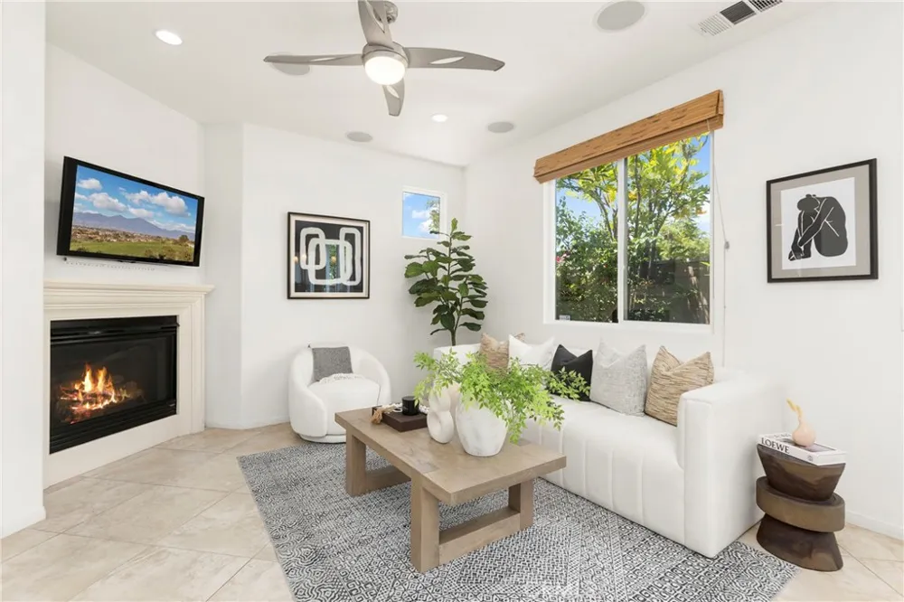 223 Sparkleberry Avenue Orange, CA 92865