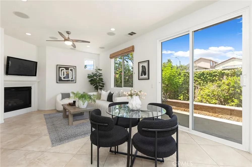 223 Sparkleberry Avenue Orange, CA 92865