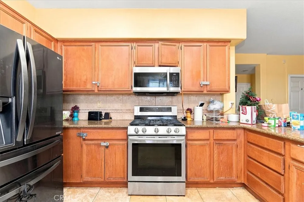 15290 Alexandria Adelanto, CA 92301