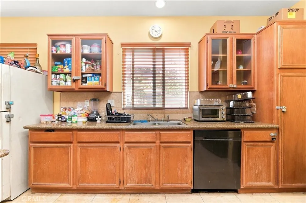 15290 Alexandria Adelanto, CA 92301