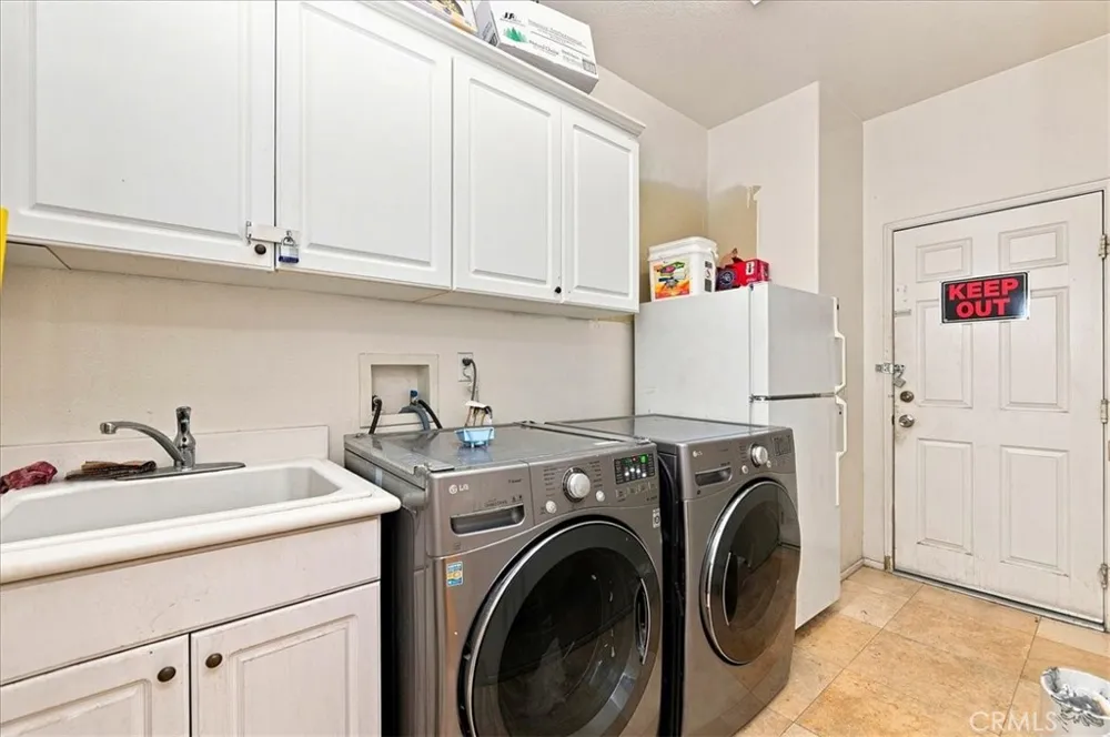 15290 Alexandria Adelanto, CA 92301