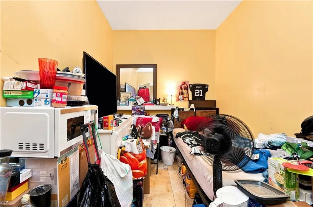 15290 Alexandria Adelanto, CA 92301
