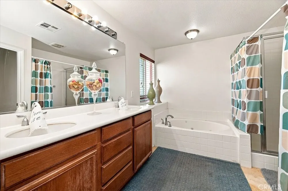 15290 Alexandria Adelanto, CA 92301