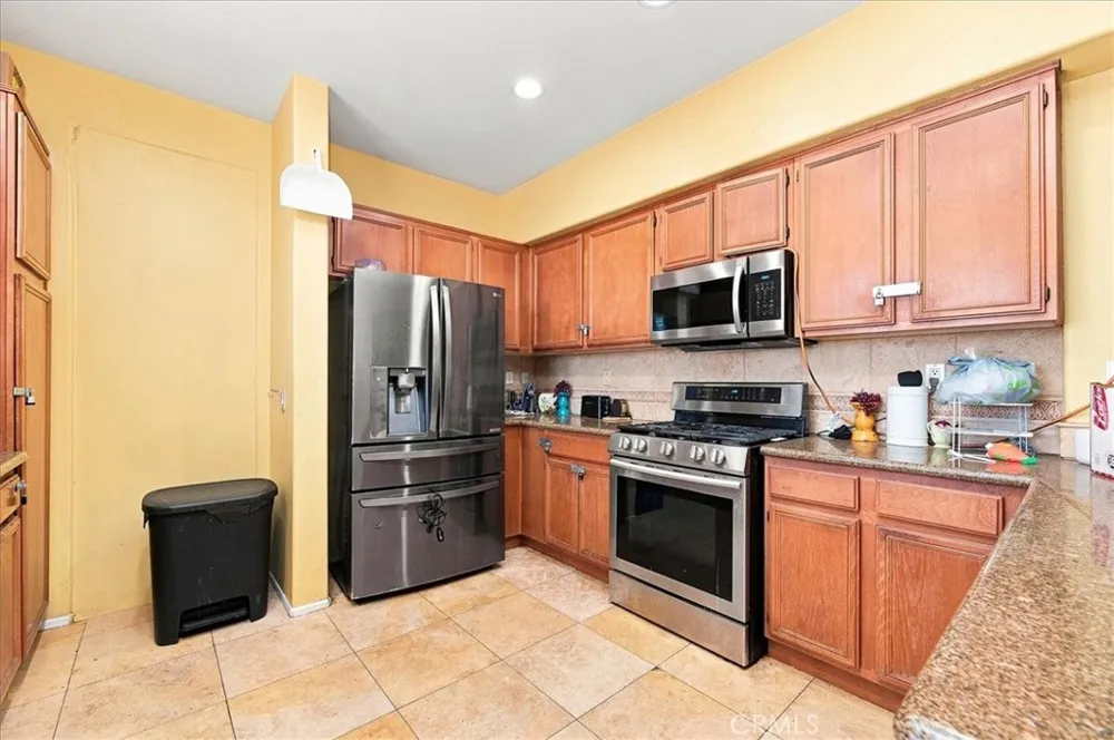 15290 Alexandria Adelanto, CA 92301