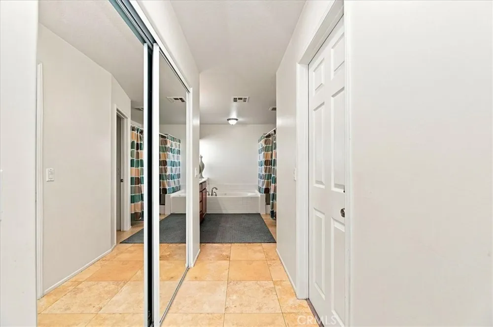15290 Alexandria Adelanto, CA 92301