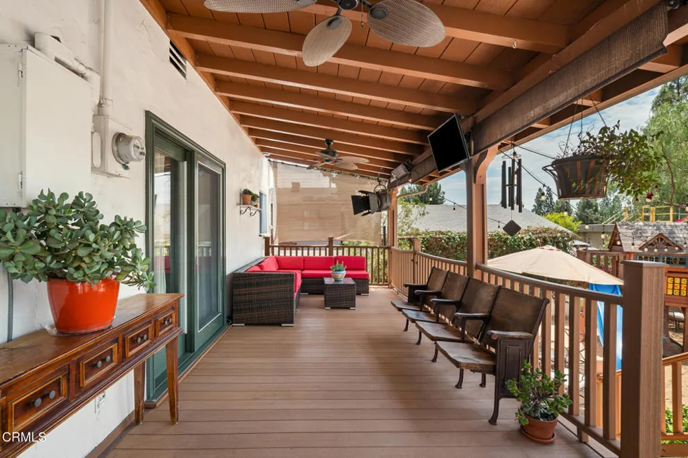 3022 Altura Avenue La Crescenta, CA 91214