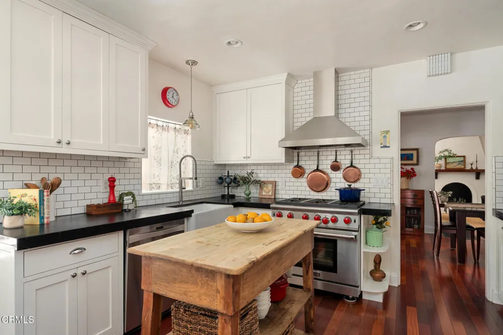 3022 Altura Avenue La Crescenta, CA 91214