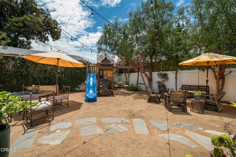 3022 Altura Avenue La Crescenta, CA 91214