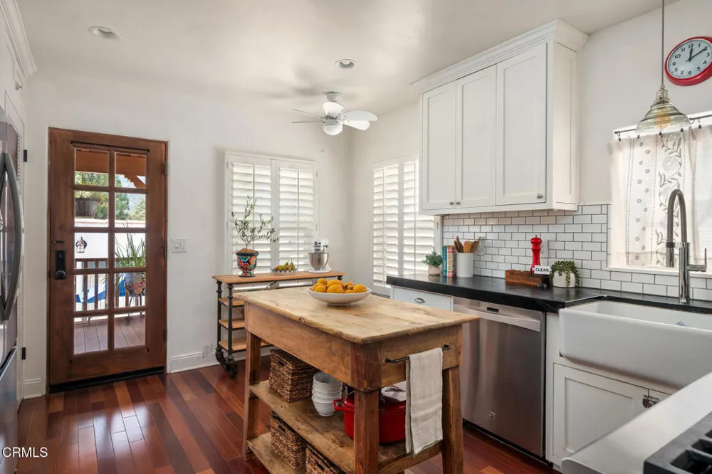 3022 Altura Avenue La Crescenta, CA 91214
