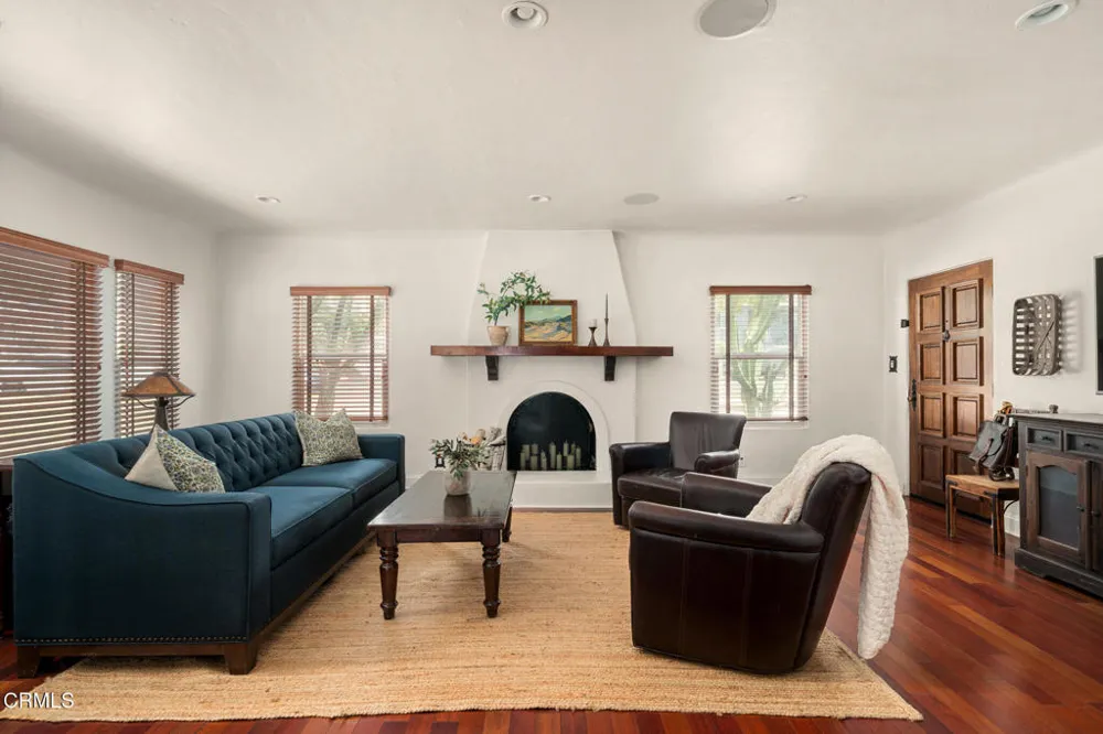 3022 Altura Avenue La Crescenta, CA 91214