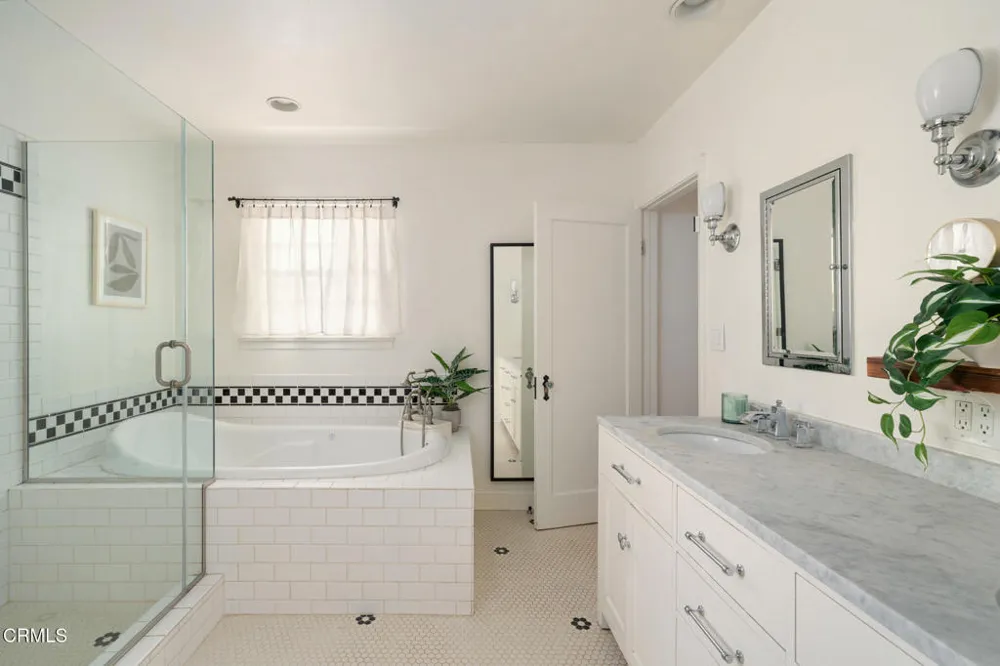 3022 Altura Avenue La Crescenta, CA 91214