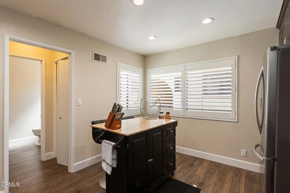 10141 Samoa Avenue #11 Tujunga, CA 91042