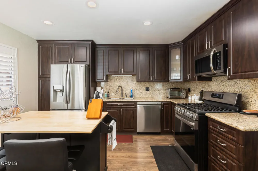 10141 Samoa Avenue #11 Tujunga, CA 91042