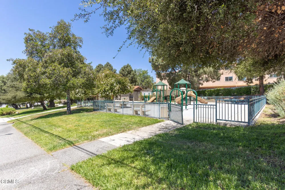 10141 Samoa Avenue #11 Tujunga, CA 91042