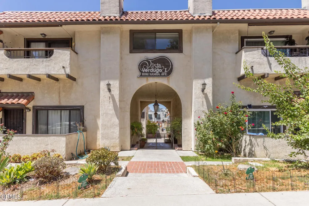 10141 Samoa Avenue #11 Tujunga, CA 91042