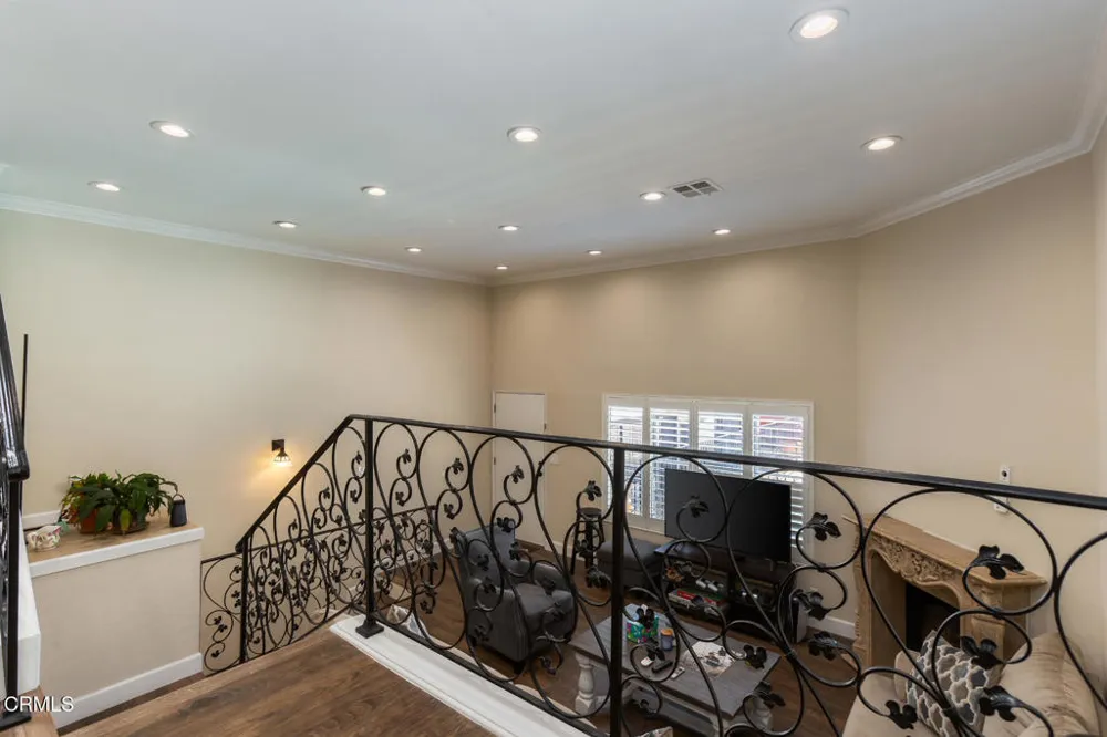 10141 Samoa Avenue #11 Tujunga, CA 91042