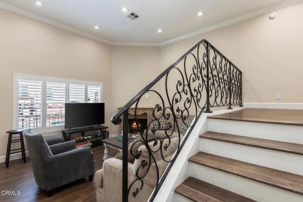 10141 Samoa Avenue #11 Tujunga, CA 91042