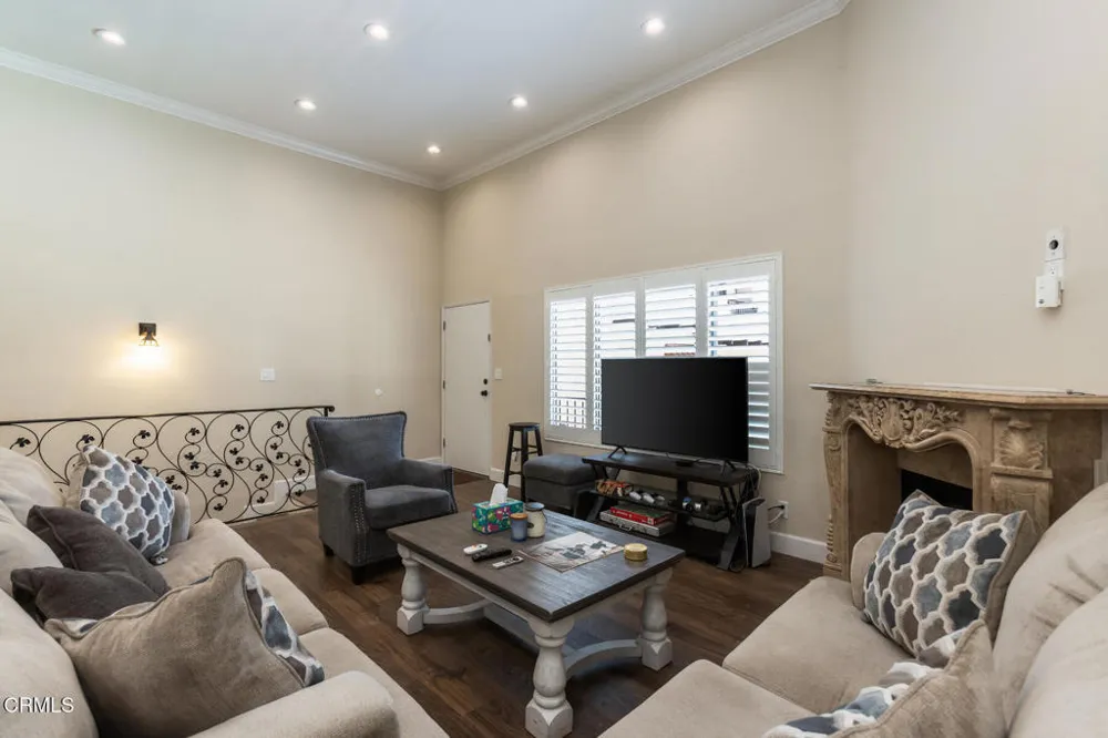 10141 Samoa Avenue #11 Tujunga, CA 91042