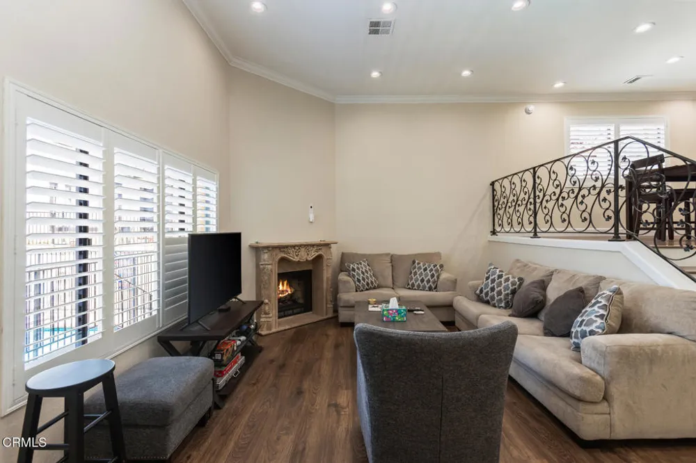 10141 Samoa Avenue #11 Tujunga, CA 91042