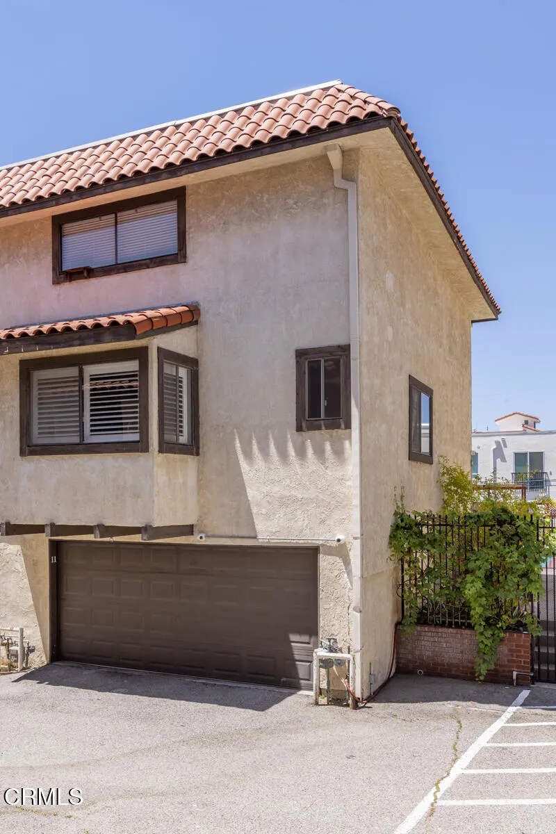 10141 Samoa Avenue #11 Tujunga, CA 91042