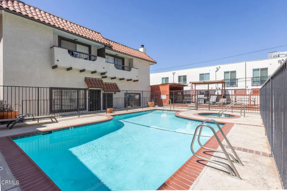 10141 Samoa Avenue #11 Tujunga, CA 91042