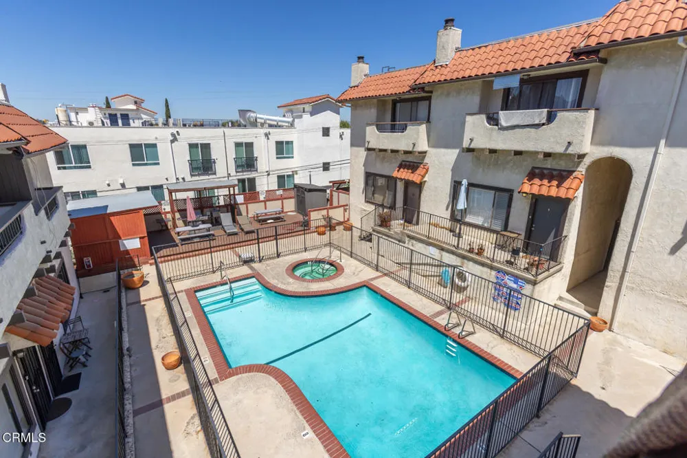 10141 Samoa Avenue #11 Tujunga, CA 91042