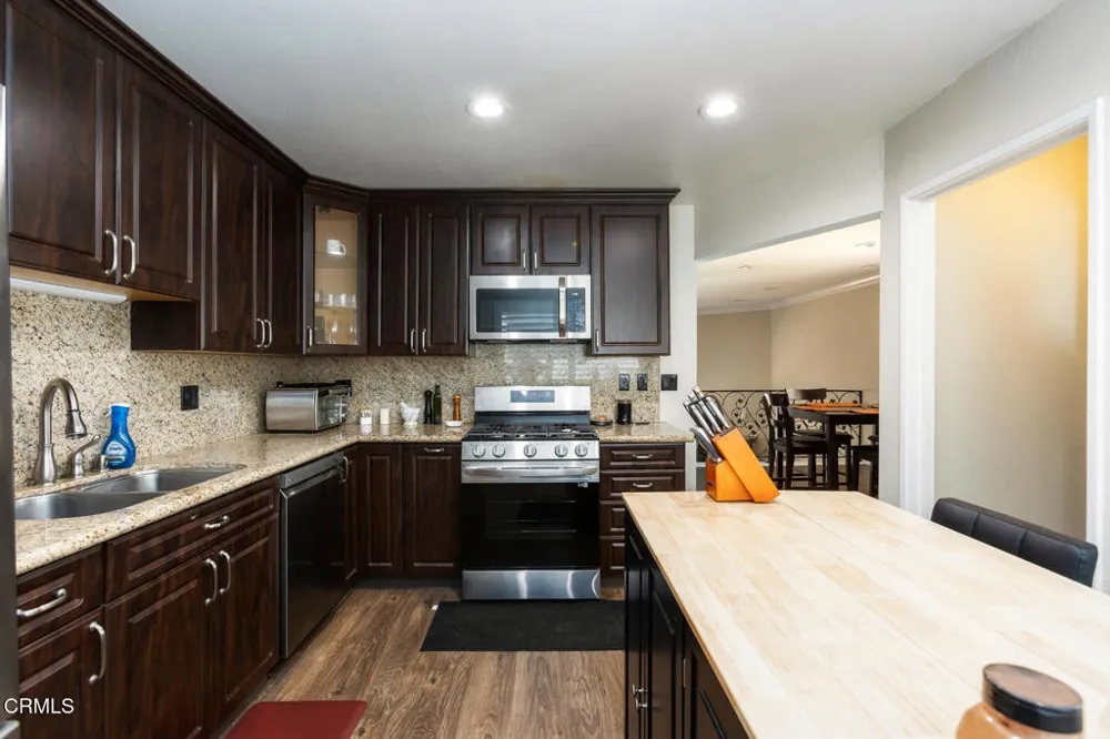 10141 Samoa Avenue #11 Tujunga, CA 91042