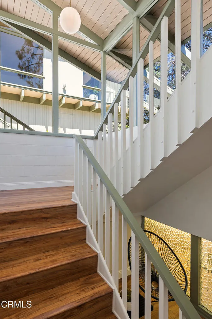 1437 Hillside Drive Glendale, CA 91208