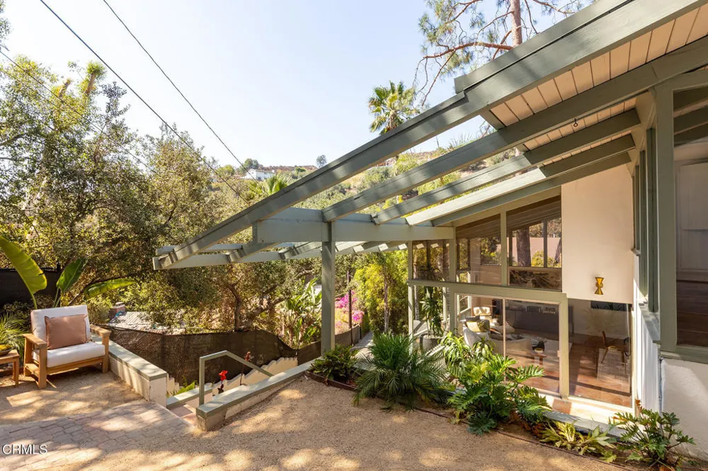 1437 Hillside Drive Glendale, CA 91208