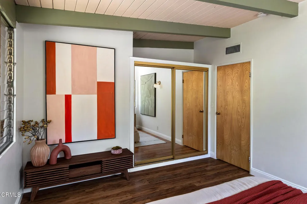 1437 Hillside Drive Glendale, CA 91208