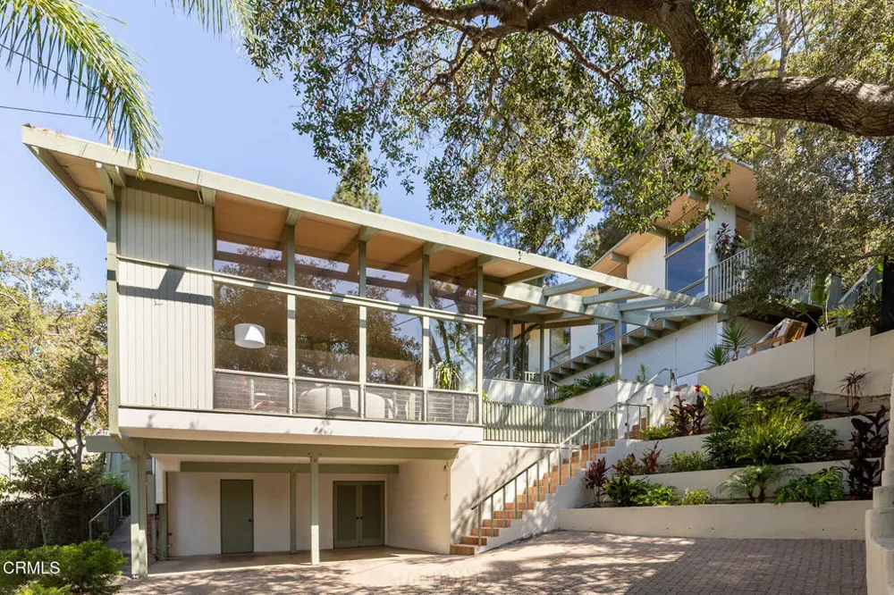 1437 Hillside Drive Glendale, CA 91208