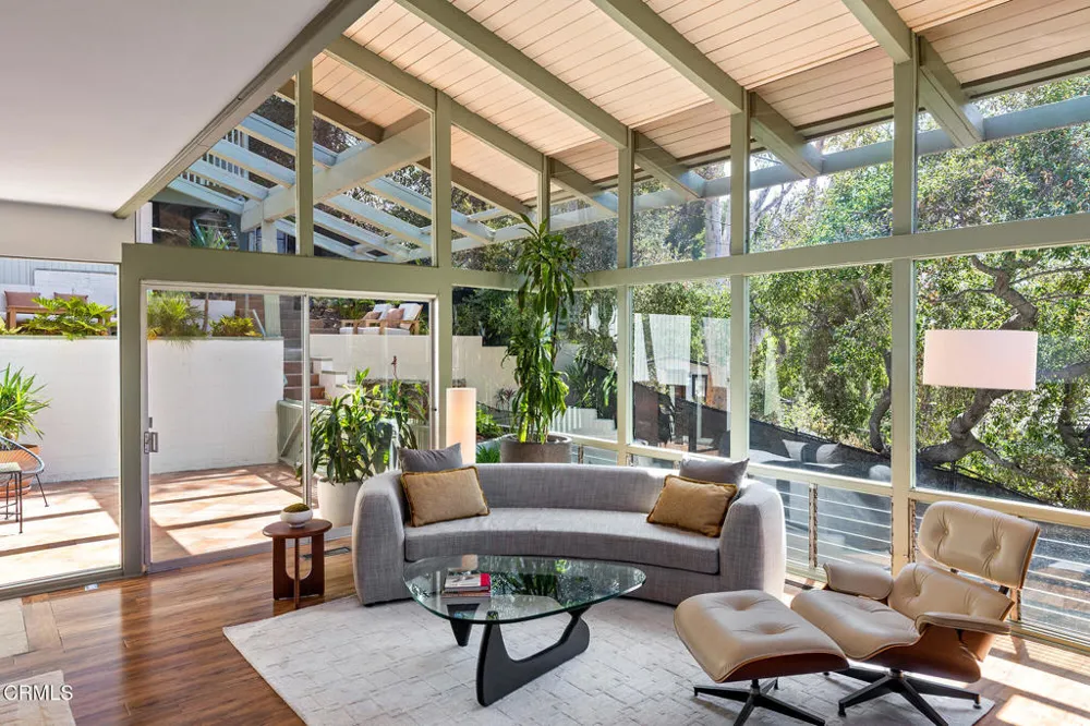 1437 Hillside Drive Glendale, CA 91208